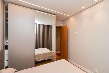 Apartamento à venda com 135m², 3 quartos e 2 vagas Apartamento à venda com 135m², 3 quartos e 2 vagasQuarto 1