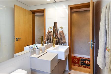 Apartamento à venda com 135m², 3 quartos e 2 vagas Apartamento à venda com 135m², 3 quartos e 2 vagasBanheiro Social