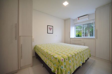 Suíte de apartamento para alugar com 2 quartos, 57m² em Ingleses do Rio Vermelho, Florianópolis