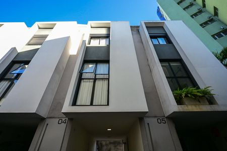 Casa de condomínio para alugar com 107m², 2 quartos e 2 vagasFachada