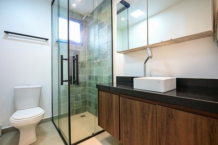 Casa de condomínio para alugar com 107m², 2 quartos e 2 vagasBanheiro