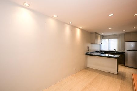 Sala de casa de condomínio para alugar com 2 quartos, 107m² em Real Parque, São Paulo