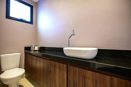 Casa de condomínio para alugar com 107m², 2 quartos e 2 vagasLavabo