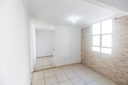 Sala  de apartamento para alugar com 2 quartos, 50m² em Conjunto Habitacional Presidente Castelo Branco, Carapicuíba