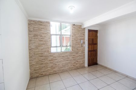Sala  de apartamento para alugar com 2 quartos, 50m² em Conjunto Habitacional Presidente Castelo Branco, Carapicuíba