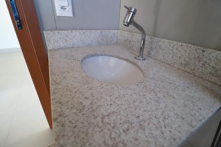 Apartamento para alugar com 77m², 2 quartos e 2 vagasBanheiro Social e do Quarto 2