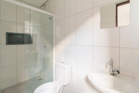 Banheiro de apartamento para alugar com 1 quarto, 35m² em Jardim Sao Pedro, Carapicuíba