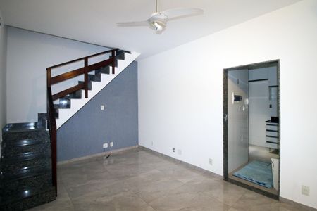 Sala de casa à venda com 2 quartos, 78m² em Irajá, Rio de Janeiro