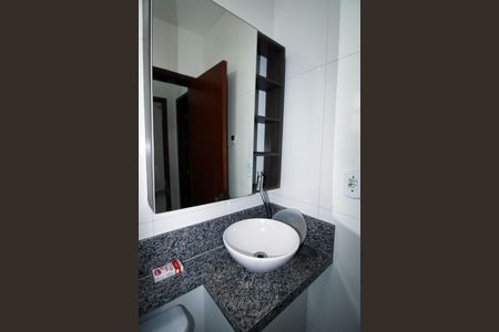 Casa à venda com 80m², 2 quartos e 1 vagaBanheiro 2