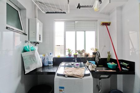 Apartamento à venda com 92m², 3 quartos e 2 vagas Apartamento à venda com 92m², 3 quartos e 2 vagasÁrea de Serviço