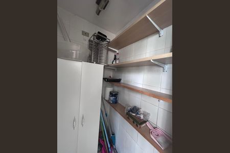 Apartamento para alugar com 77m², 2 quartos e 2 vagasBanheiro desativado 