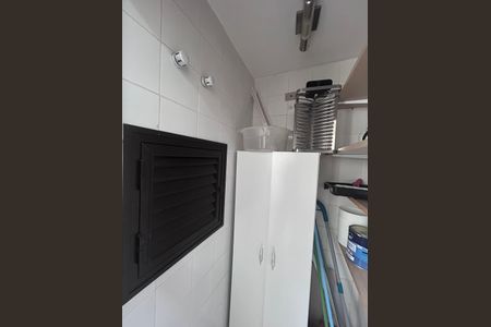Apartamento para alugar com 77m², 2 quartos e 2 vagasBanheiro desativado 