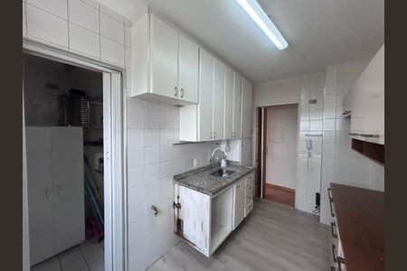 Apartamento para alugar com 77m², 2 quartos e 2 vagasCozinha 