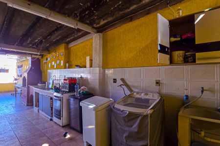 Casa à venda com 309m², 5 quartos e 2 vagas Casa à venda com 309m², 5 quartos e 2 vagasTerraço