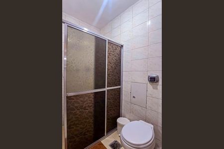 Casa à venda com 309m², 5 quartos e 2 vagas Casa à venda com 309m², 5 quartos e 2 vagasBanheiro