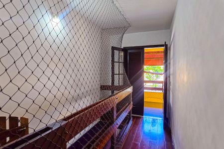 Casa à venda com 309m², 5 quartos e 2 vagas Casa à venda com 309m², 5 quartos e 2 vagasCorredor