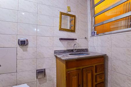 Casa à venda com 309m², 5 quartos e 2 vagas Casa à venda com 309m², 5 quartos e 2 vagasBanheiro