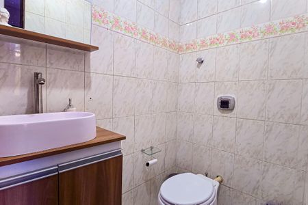 Casa à venda com 309m², 5 quartos e 2 vagas Casa à venda com 309m², 5 quartos e 2 vagasLavabo