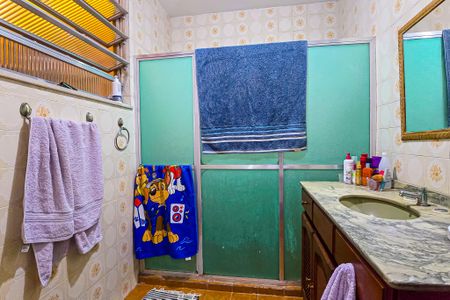 Casa à venda com 309m², 5 quartos e 2 vagas Casa à venda com 309m², 5 quartos e 2 vagasBanheiro