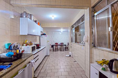Casa à venda com 309m², 5 quartos e 2 vagas Casa à venda com 309m², 5 quartos e 2 vagasCozinha