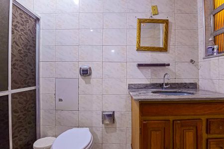 Casa à venda com 309m², 5 quartos e 2 vagas Casa à venda com 309m², 5 quartos e 2 vagasBanheiro