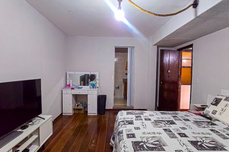 Casa à venda com 309m², 5 quartos e 2 vagas Casa à venda com 309m², 5 quartos e 2 vagasQuarto