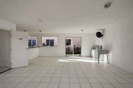 Apartamento para alugar com 42m², 2 quartos e 1 vaga Apartamento para alugar com 42m², 2 quartos e 1 vagaÁrea comum - Salão de festas