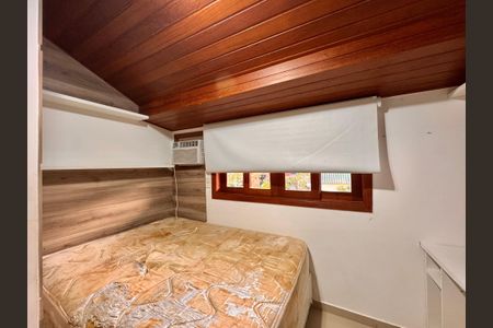 Casa de condomínio para alugar com 210m², 4 quartos e 2 vagasQuarto 2