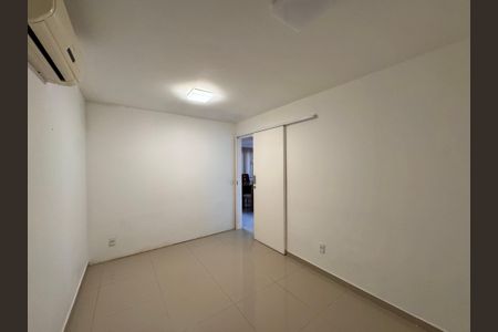 Casa de condomínio para alugar com 210m², 4 quartos e 2 vagasQuarto 3