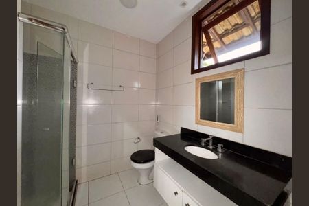 Casa de condomínio para alugar com 210m², 4 quartos e 2 vagasSuíte 1 - Banheiro