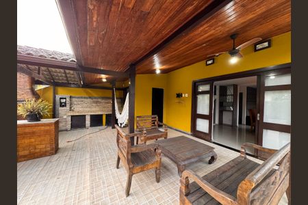 Casa de condomínio para alugar com 210m², 4 quartos e 2 vagasÁrea externa