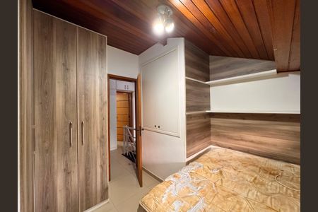 Casa de condomínio para alugar com 210m², 4 quartos e 2 vagasQuarto 2