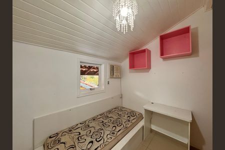 Casa de condomínio para alugar com 210m², 4 quartos e 2 vagasQuarto 1