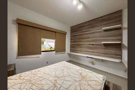 Casa de condomínio para alugar com 210m², 4 quartos e 2 vagasSuíte 1