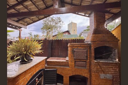 Casa de condomínio para alugar com 210m², 4 quartos e 2 vagasÁrea externa