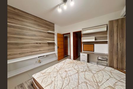 Casa de condomínio para alugar com 210m², 4 quartos e 2 vagasSuíte 1