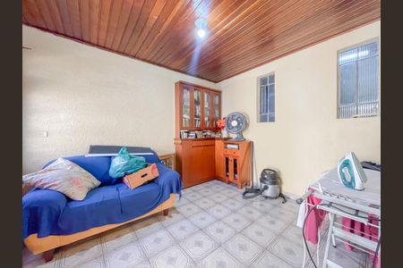 Casa à venda com 200m², 3 quartos e 2 vagasSala