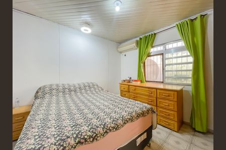 Casa à venda com 200m², 3 quartos e 2 vagasSuíte 1