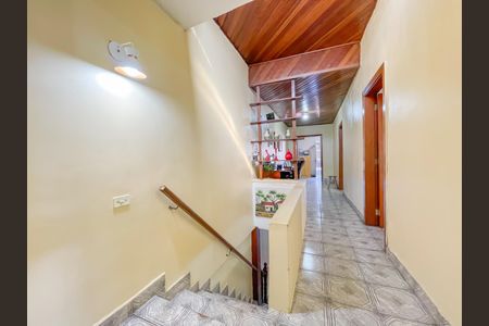 Casa à venda com 200m², 3 quartos e 2 vagasCorredor