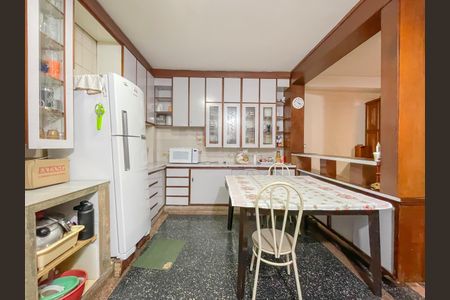 Casa à venda com 200m², 3 quartos e 2 vagasCozinha