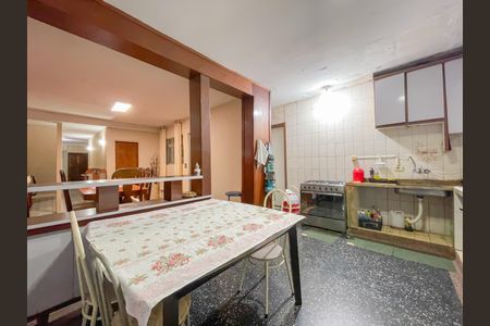 Casa à venda com 200m², 3 quartos e 2 vagasCozinha