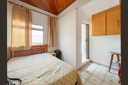 Casa à venda com 200m², 3 quartos e 2 vagasSuíte 2
