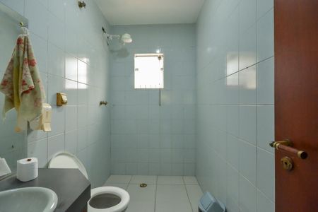 Casa à venda com 142m², 3 quartos e 4 vagas Casa à venda com 142m², 3 quartos e 4 vagasBanheiro