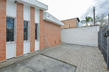 Casa à venda com 142m², 3 quartos e 4 vagas Casa à venda com 142m², 3 quartos e 4 vagasÁrea externa
