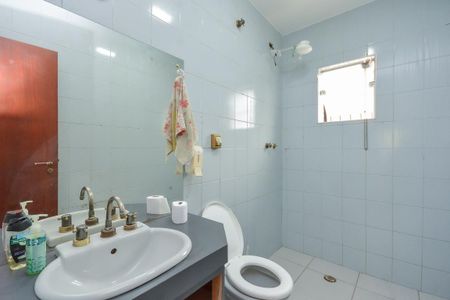 Casa à venda com 142m², 3 quartos e 4 vagas Casa à venda com 142m², 3 quartos e 4 vagasBanheiro