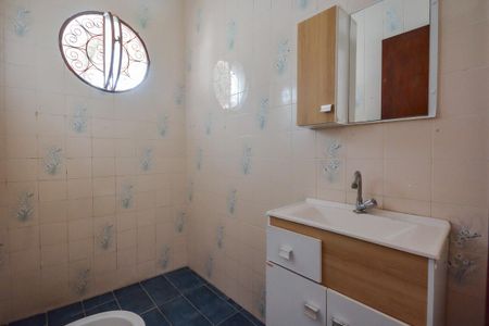 Casa à venda com 142m², 3 quartos e 4 vagas Casa à venda com 142m², 3 quartos e 4 vagasBanheiro