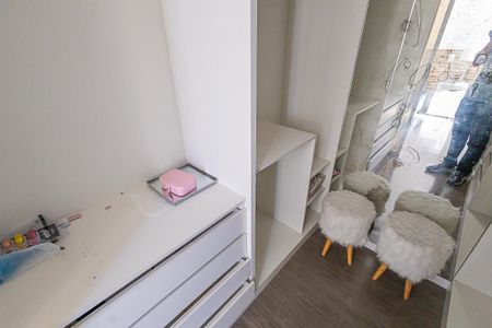 Apartamento à venda com 148m², 3 quartos e 3 vagas Apartamento à venda com 148m², 3 quartos e 3 vagascloset