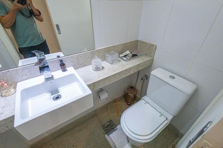 Apartamento à venda com 148m², 3 quartos e 3 vagas Apartamento à venda com 148m², 3 quartos e 3 vagaslavabo