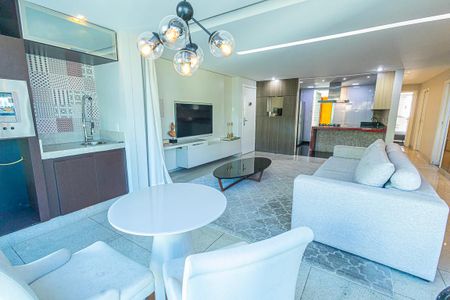 Apartamento à venda com 148m², 3 quartos e 3 vagas Apartamento à venda com 148m², 3 quartos e 3 vagassala