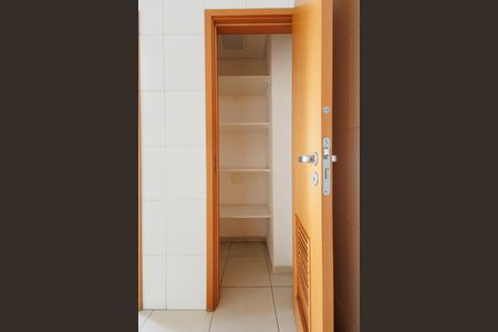 Apartamento para alugar com 114m², 3 quartos e 1 vagaÁrea de Serviço